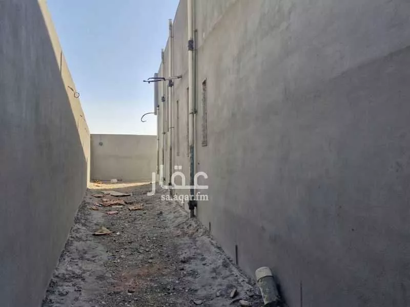 عمارة 814 م² في خاخ 6