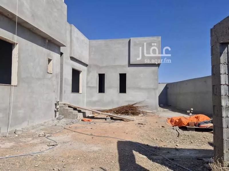عمارة 814 م² في خاخ 8