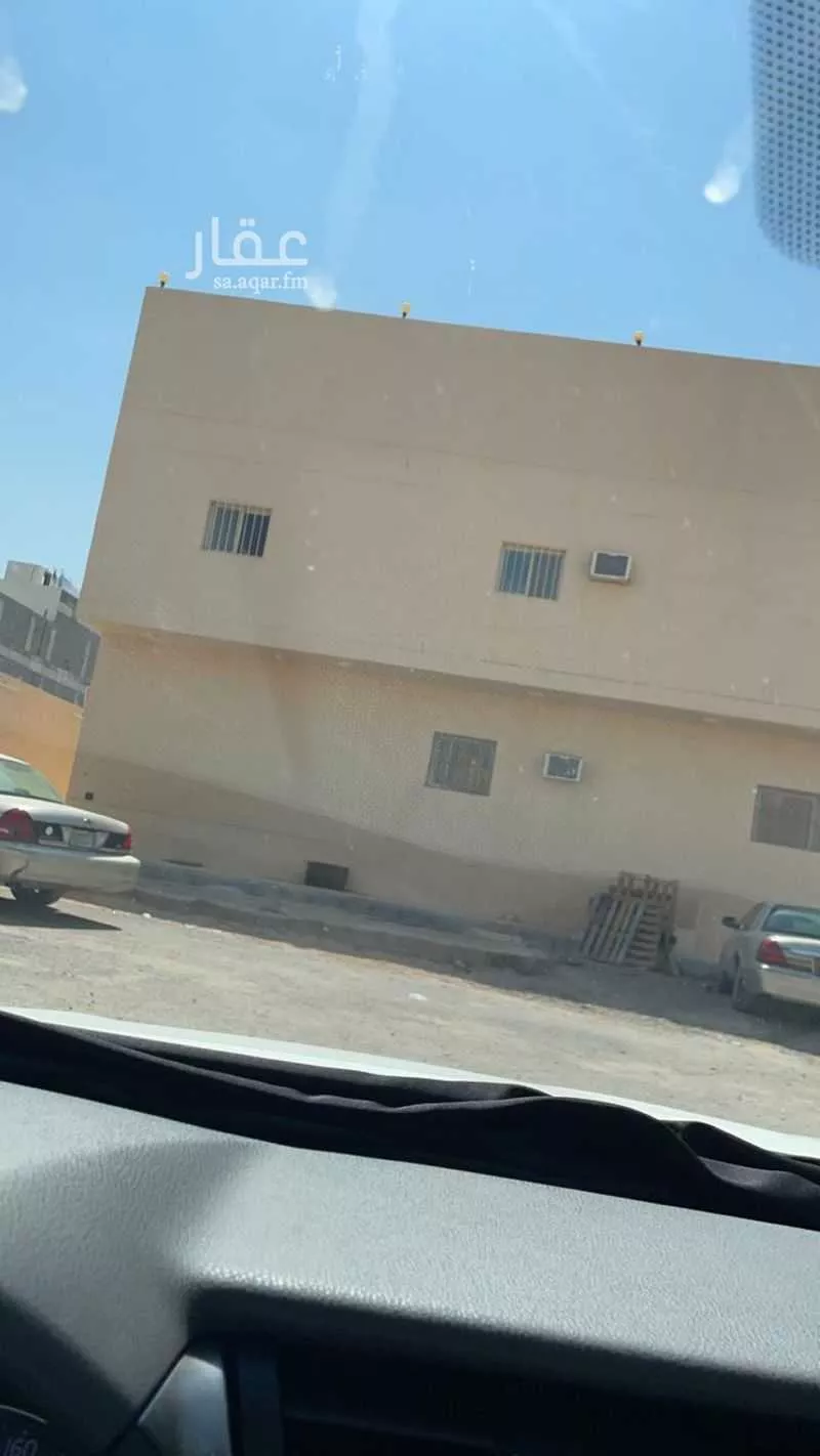 عمارة 800 م² في نبلاء 8