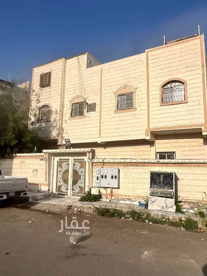 387 sqm building in Al Talah 3