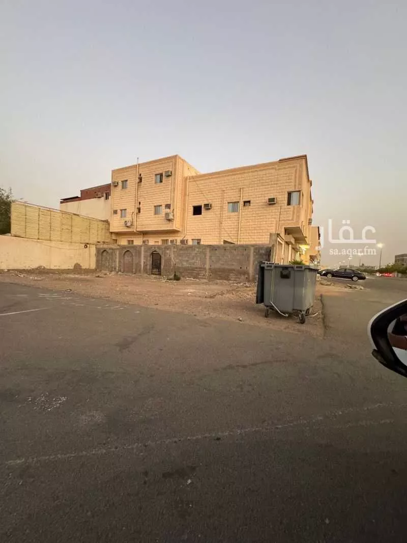 أرض 368 م² في سكة الحديد 2