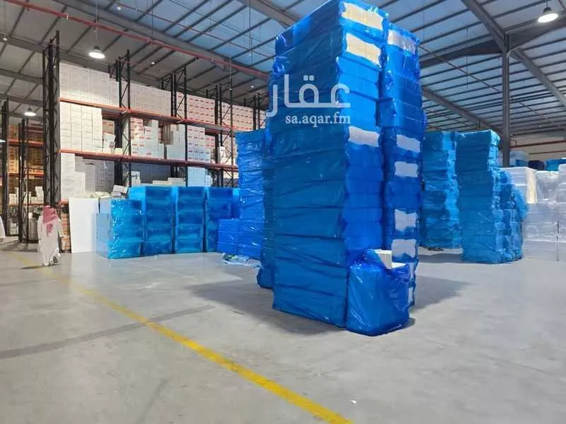 مستودع 10000 م² في خاخ 6