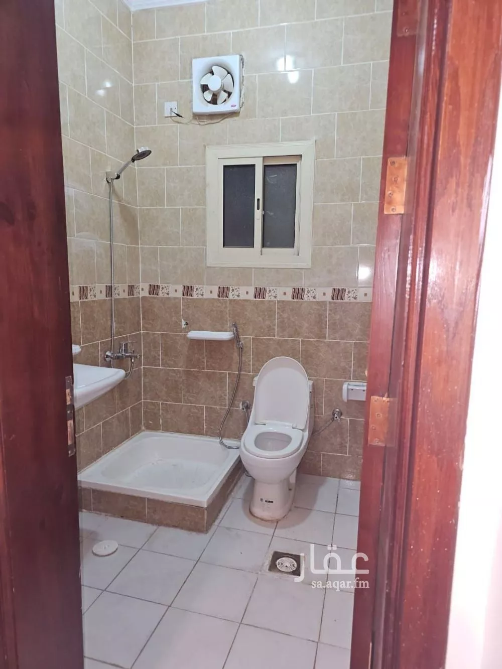 605 sqm building in Al Khalidiyyah 12