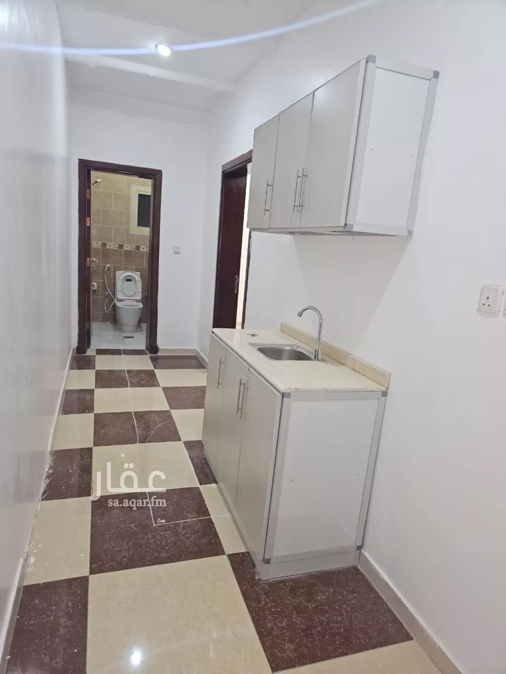 605 sqm building in Al Khalidiyyah 4