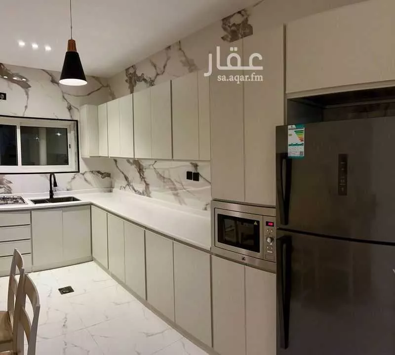 594 sqm building in Al Difa 4