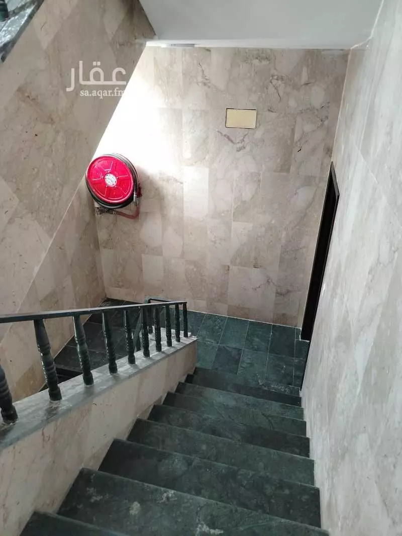 عمارة 370 م² في بنى حارثة 8