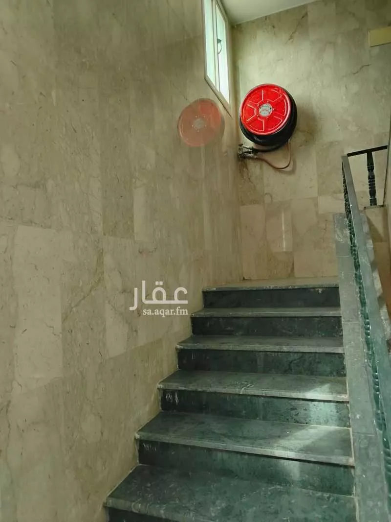 عمارة 370 م² في بنى حارثة 9