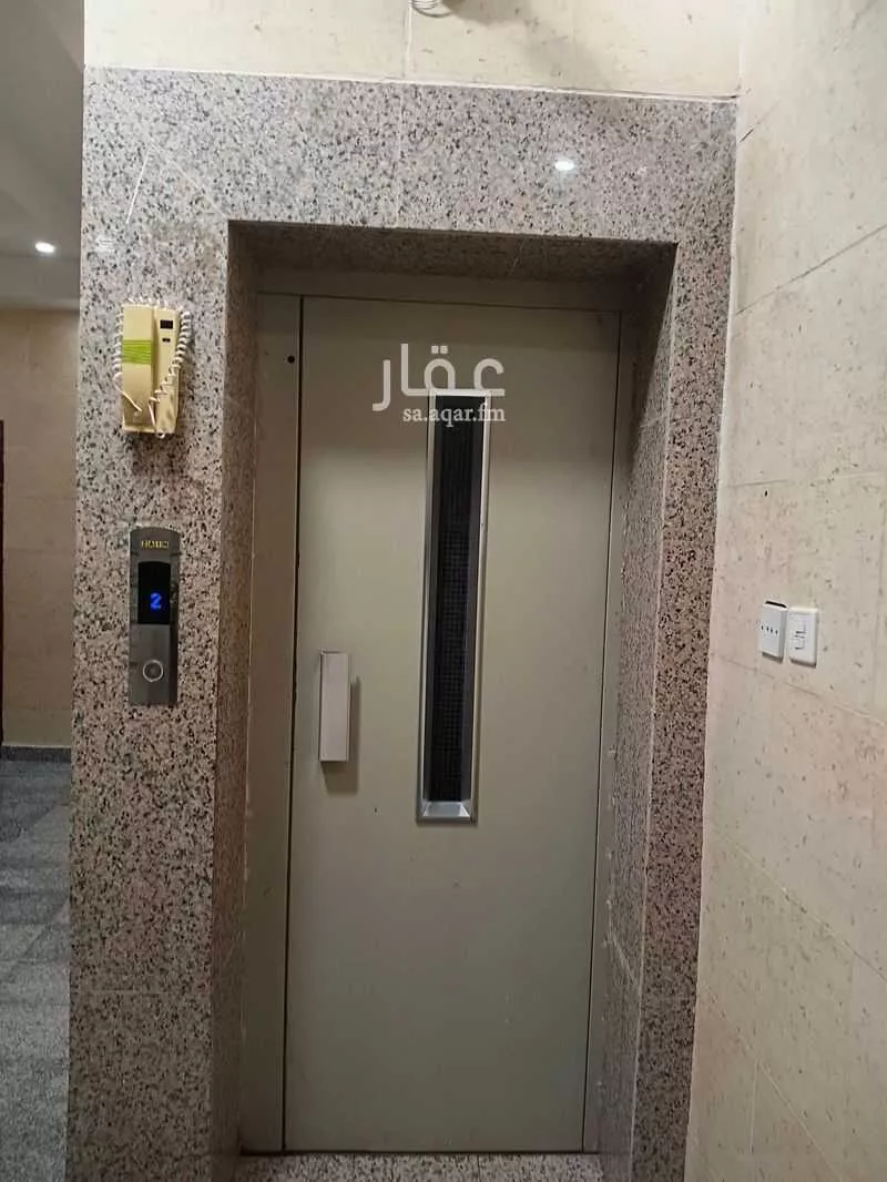 722 sqm building in Al Khalidiyyah 14