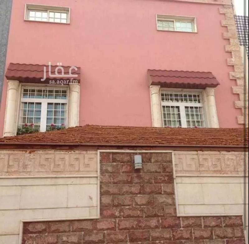عمارة 233 م² في الراية 2