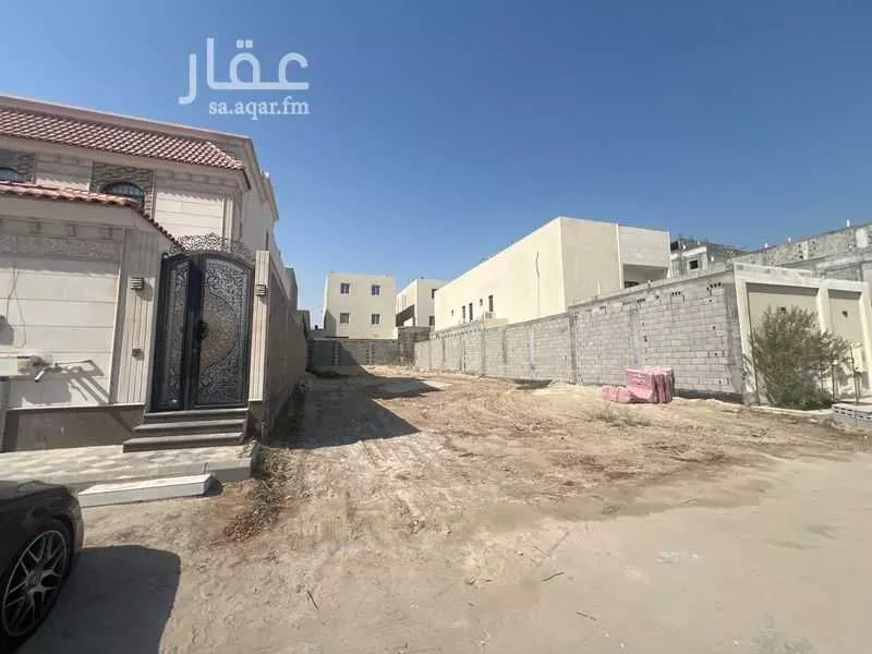 أرض 437 م² في الأمواج 3