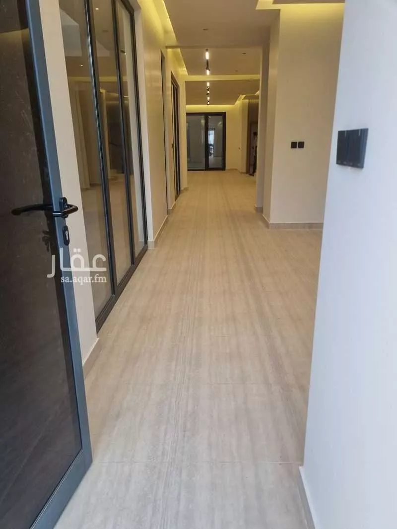 5 bedroom villa in Al Buhairah 3