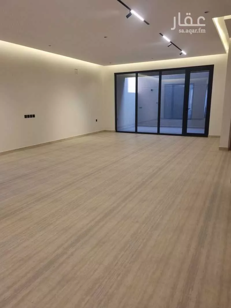 5 bedroom villa in Al Buhairah 4