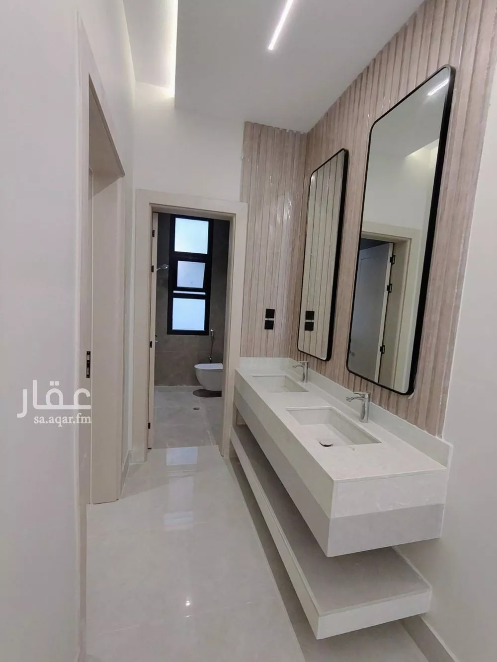 فيلا 6 غرف في العقيق 2