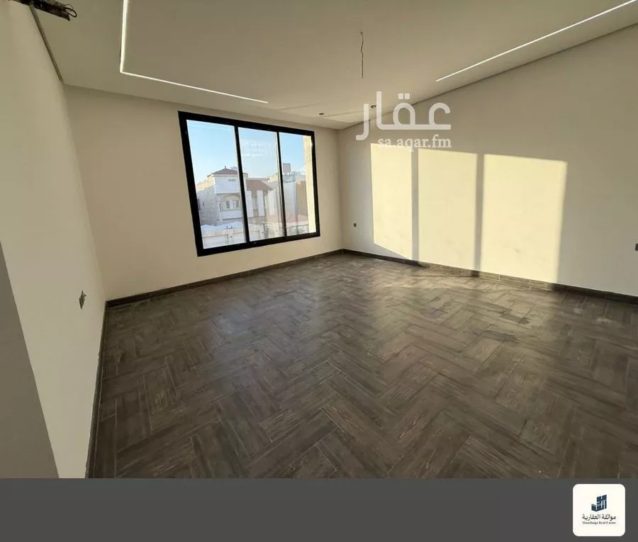6 bedroom villa in Al Amwaj 2