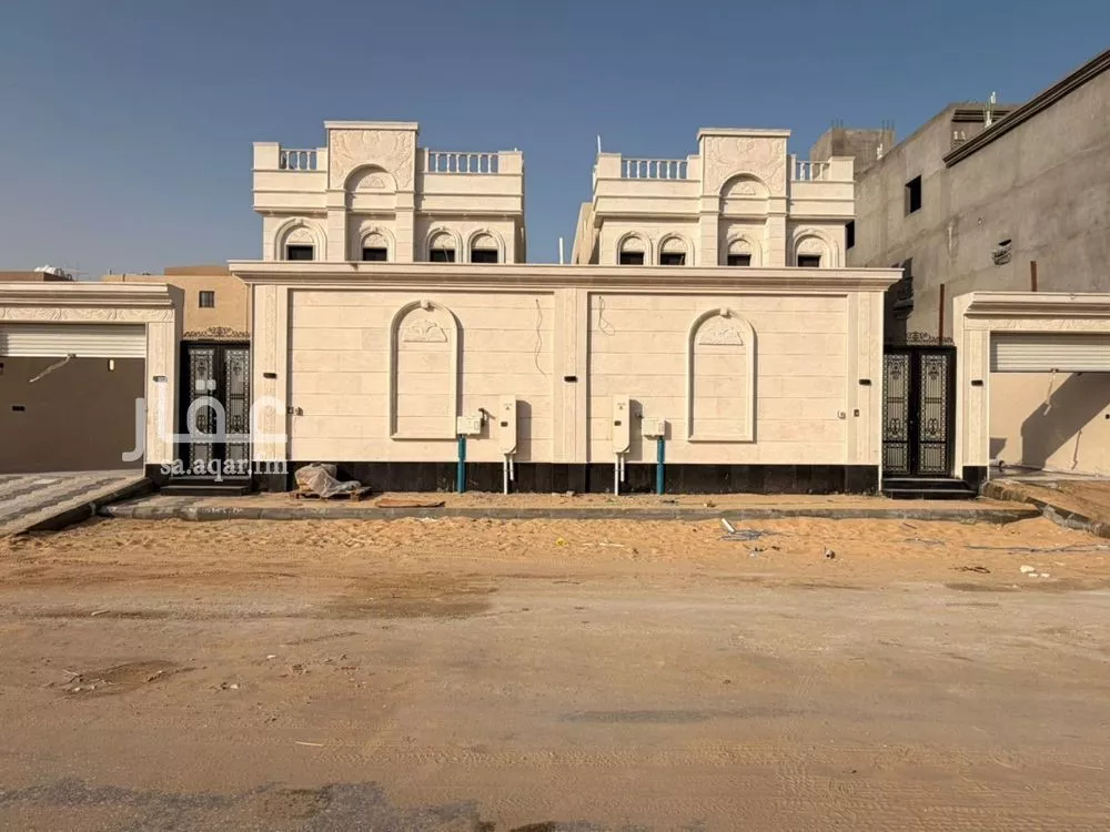 9 bedroom villa in Al Amwaj 2