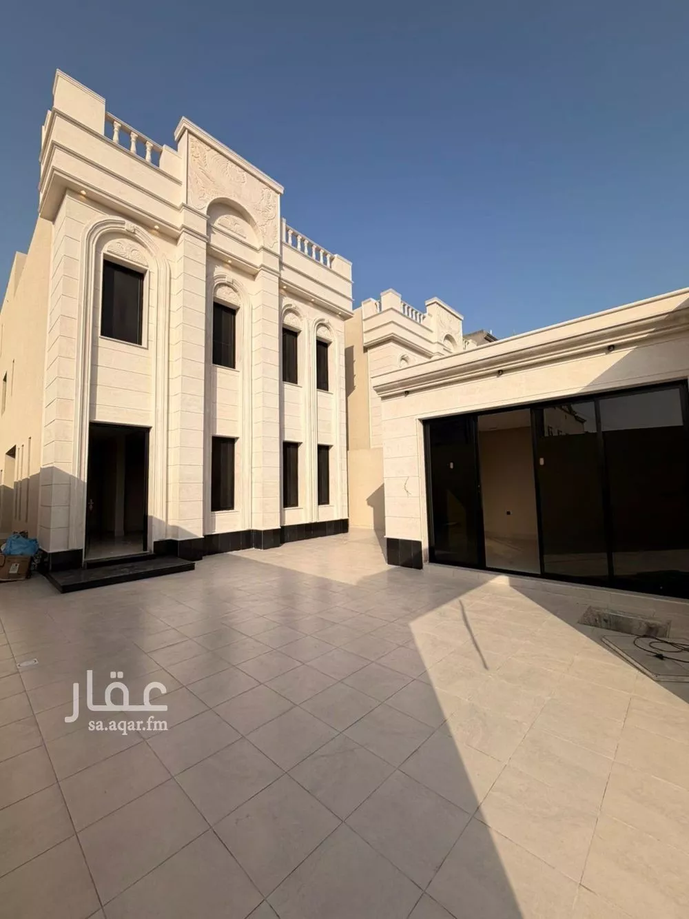9 bedroom villa in Al Amwaj 3