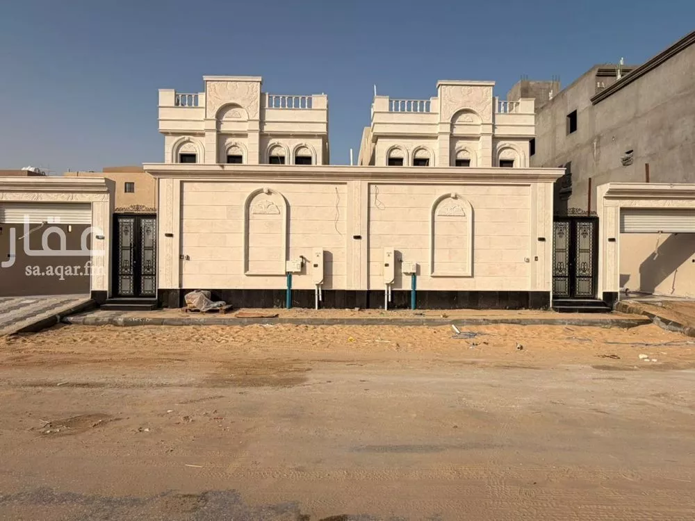 9 bedroom villa in Al Amwaj 6