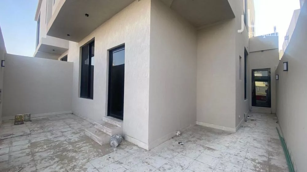 7 bedroom villa in As Sawari 4