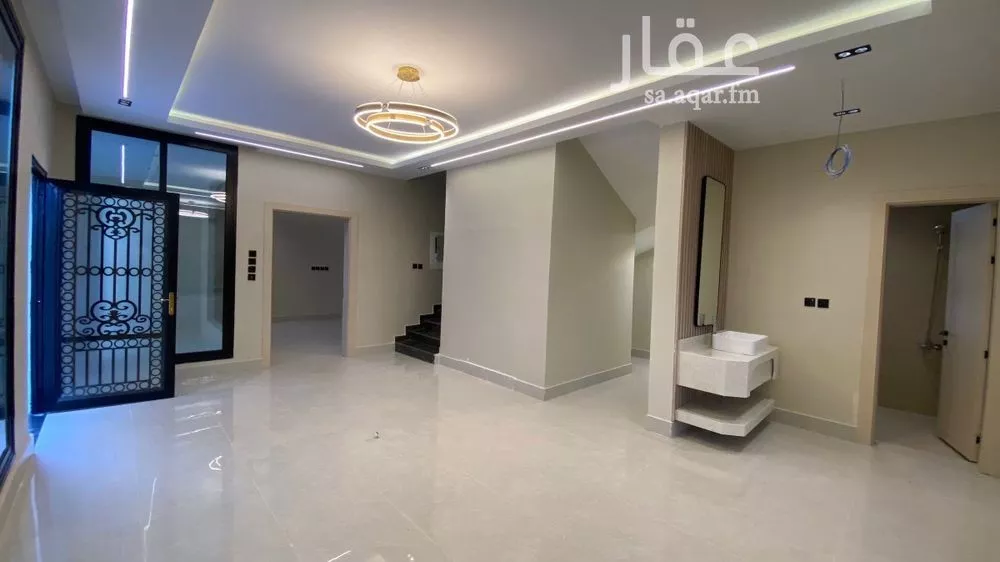 فيلا 7 غرف في الأمواج 5
