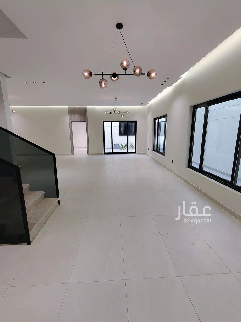 8 bedroom villa in Al Amwaj 2
