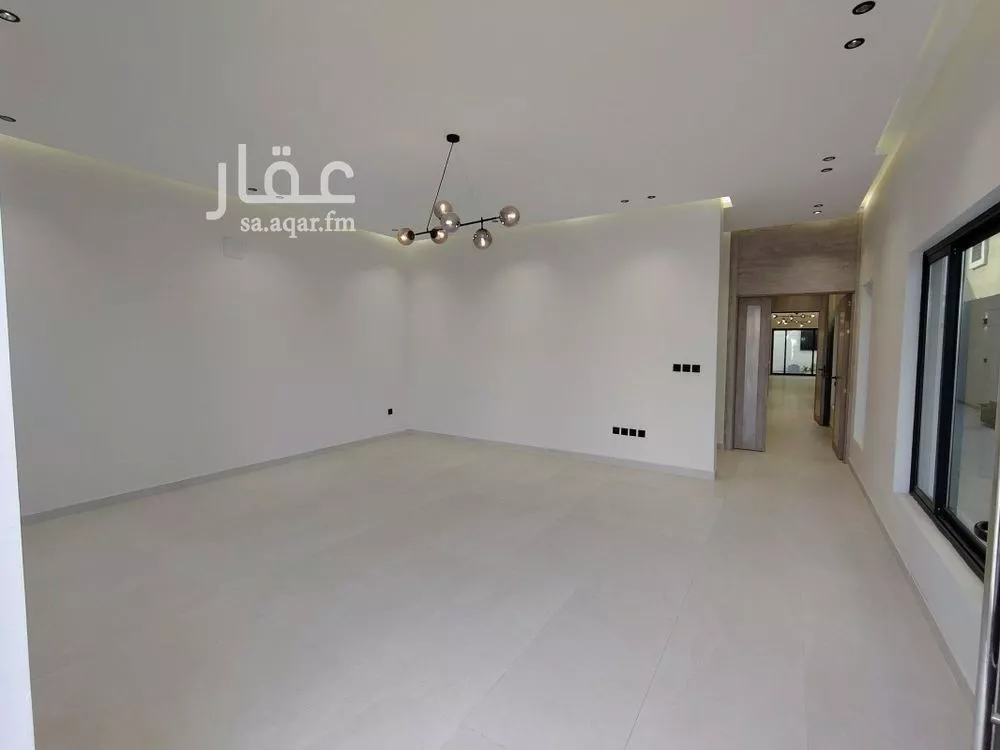 8 bedroom villa in Al Amwaj 3