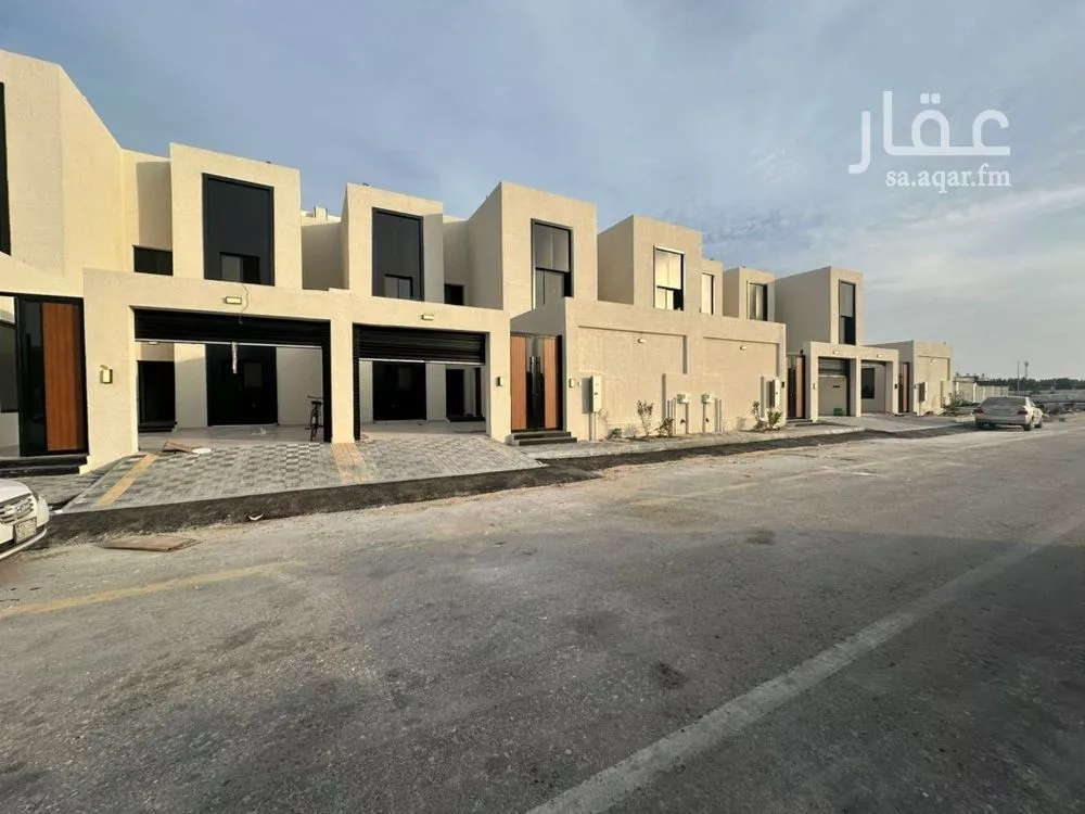 فيلا 7 غرف في الأمواج 4