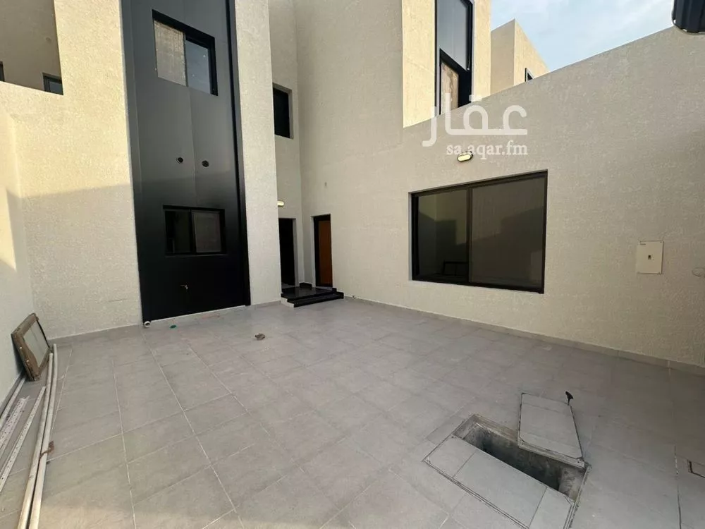 7 bedroom villa in Al Amwaj 3