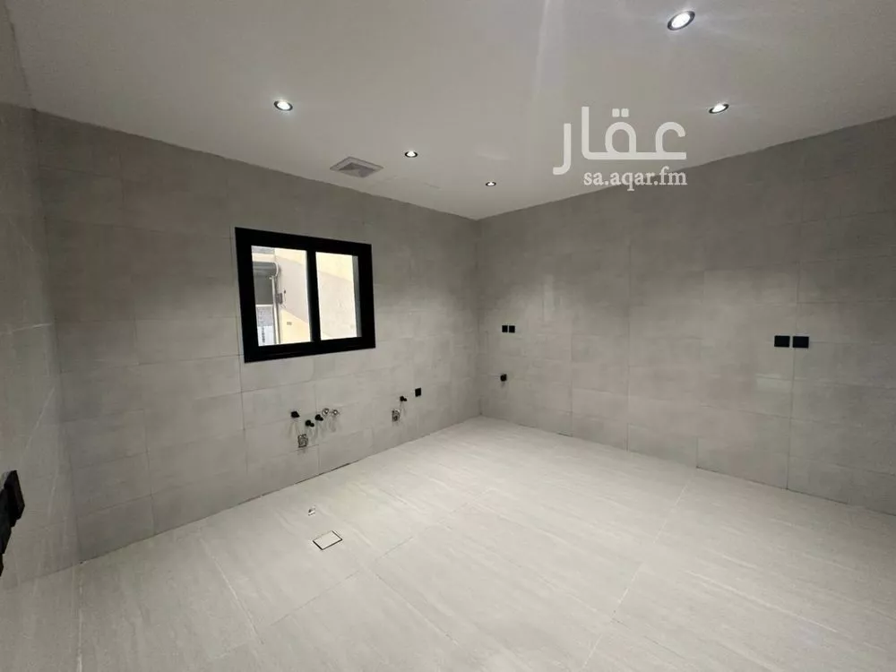 7 bedroom villa in Al Amwaj 5