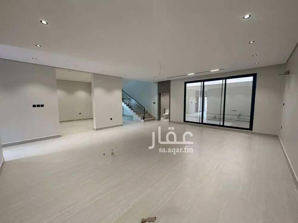 7 bedroom villa in Al Amwaj 7