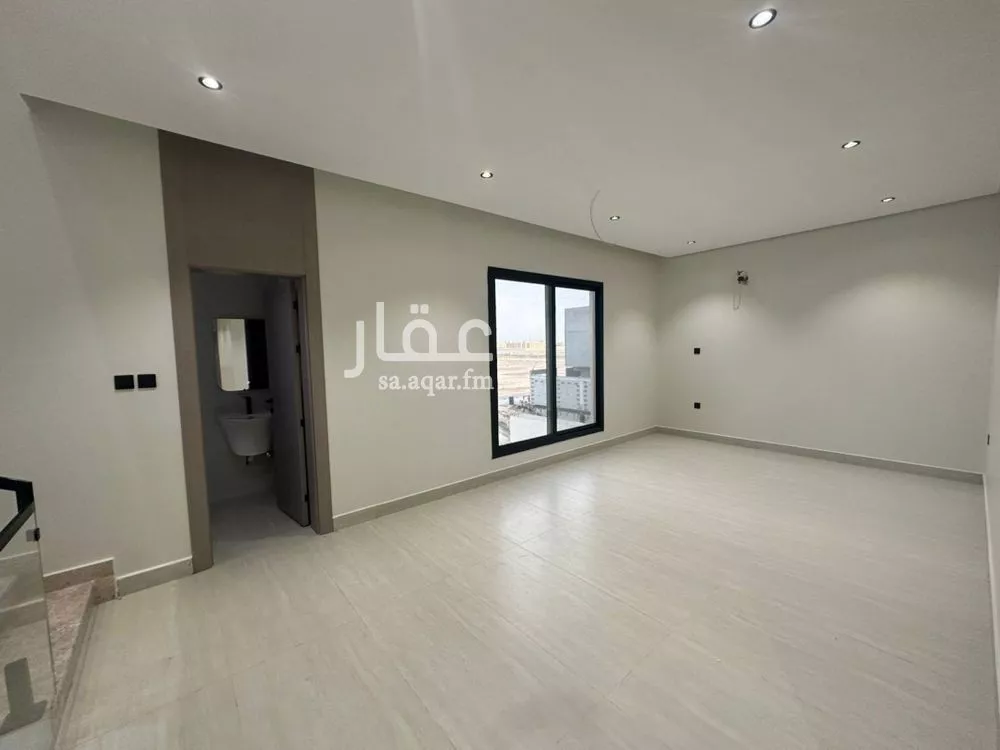 7 bedroom villa in Al Amwaj 9