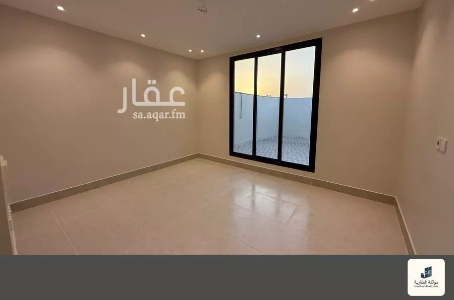 5 bedroom villa in Al Amwaj 13