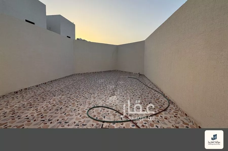 5 bedroom villa in Al Amwaj 9