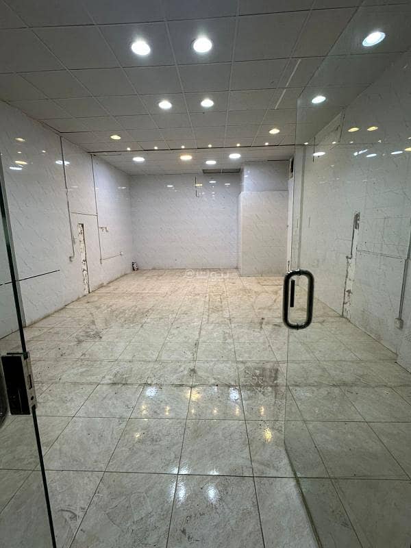 shop in Dhul Hulayfah, Madinah 2
