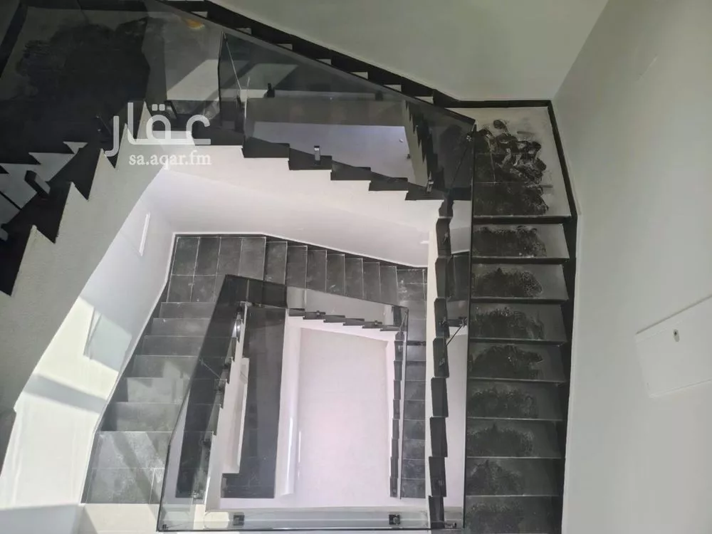 8 bedroom villa in Al Sufun, Eastern Province 4