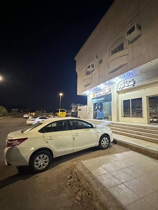 shop in Dhul Hulayfah, Madinah 4