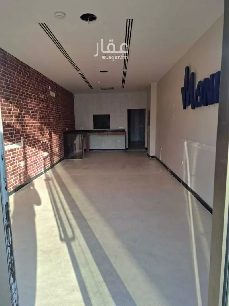 75 sqm shop in Al Olaya 2
