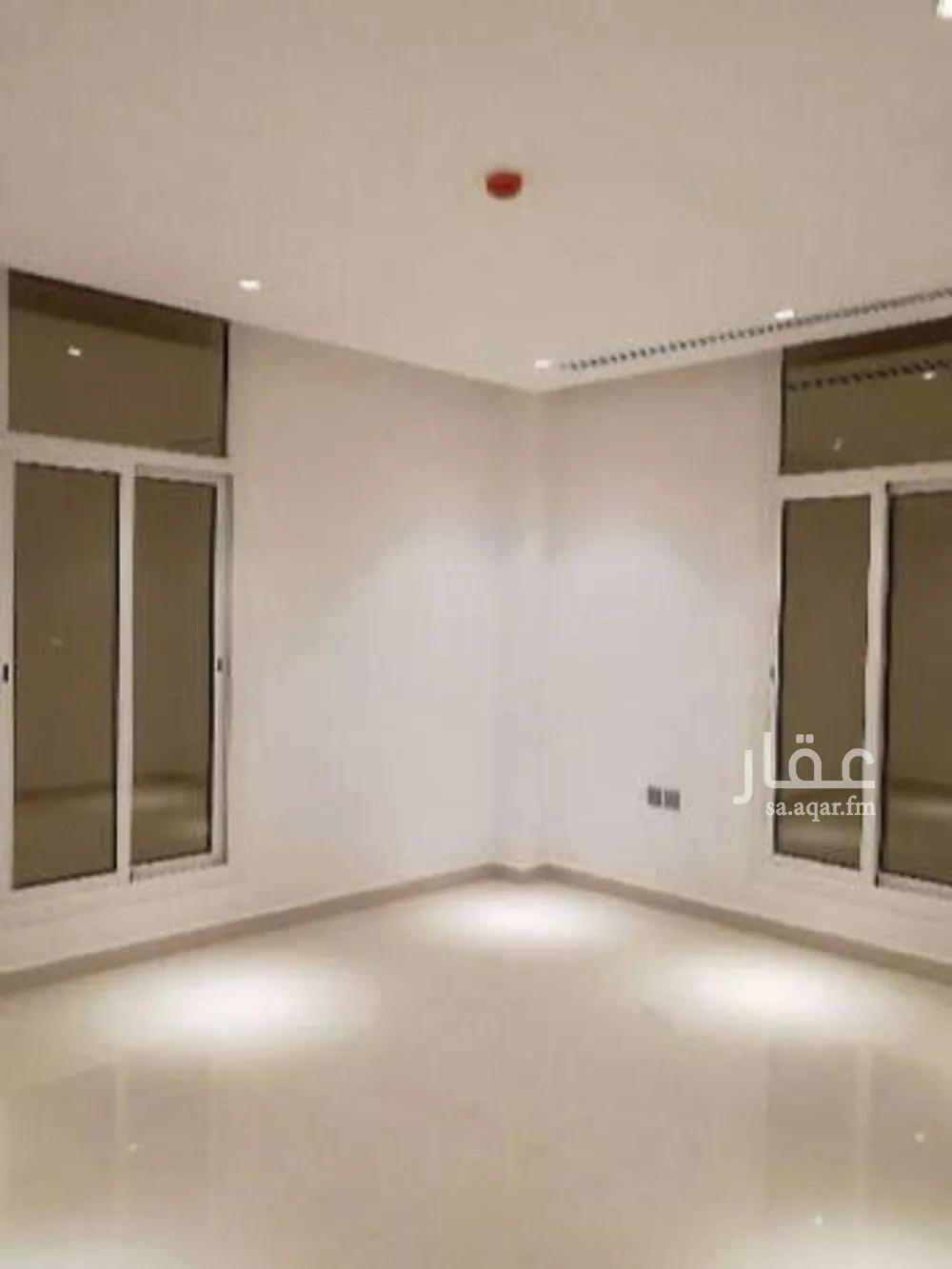 837 sqm building in Al Hamra 7