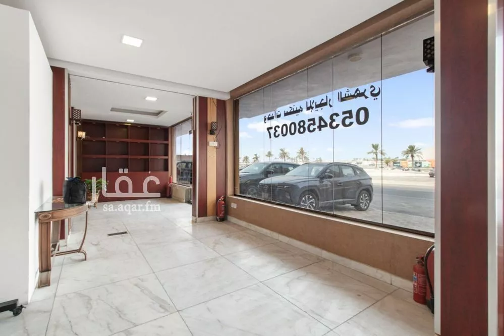 744 sqm building in Al Olaya 13