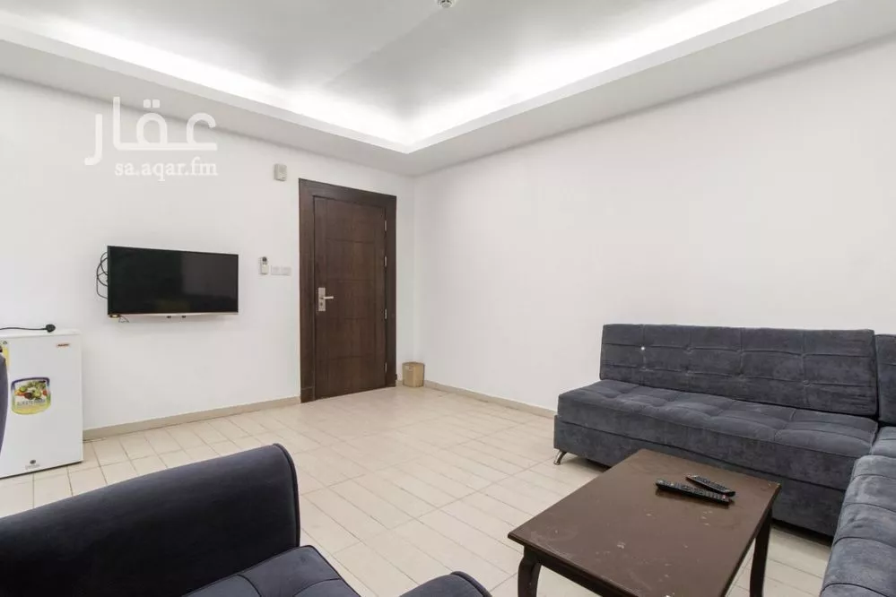 744 sqm building in Al Olaya 3