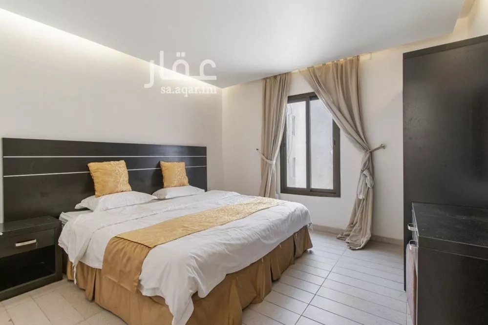 744 sqm building in Al Olaya 6