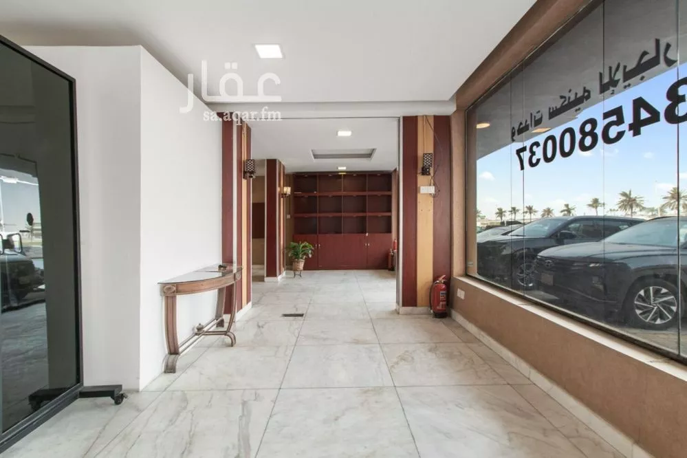 744 sqm building in Al Olaya 9
