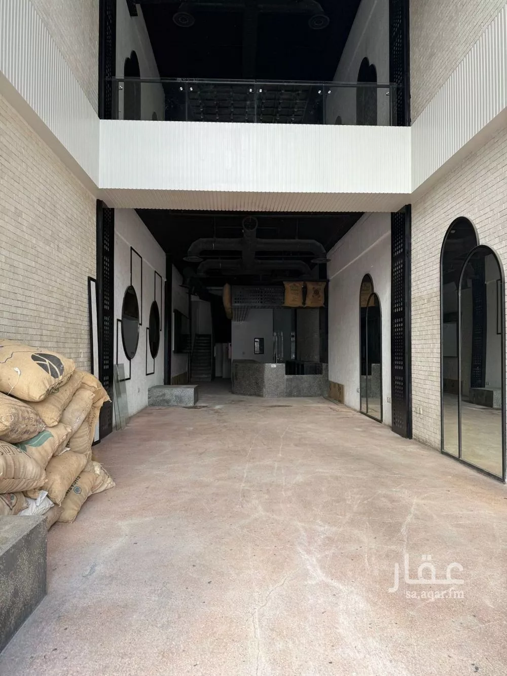 2082 sqm shop in Al Corniche 2