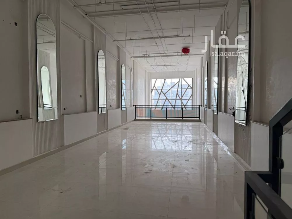 2082 sqm shop in Al Corniche 11