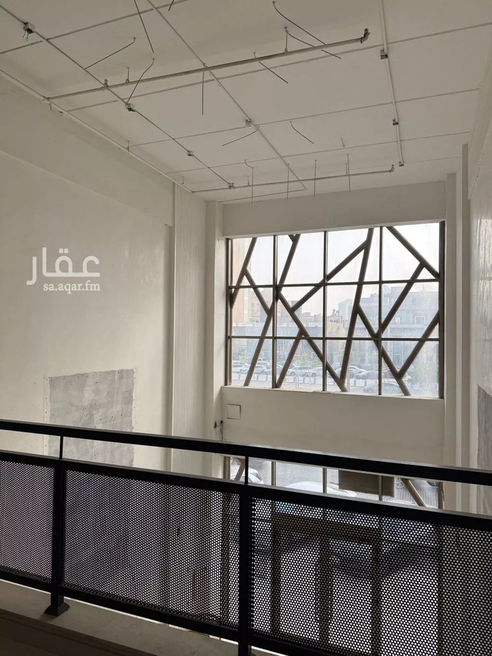 2082 sqm shop in Al Corniche 5
