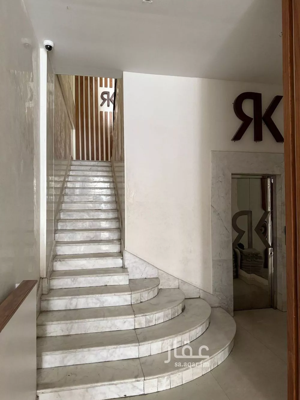 2082 sqm shop in Al Corniche 6