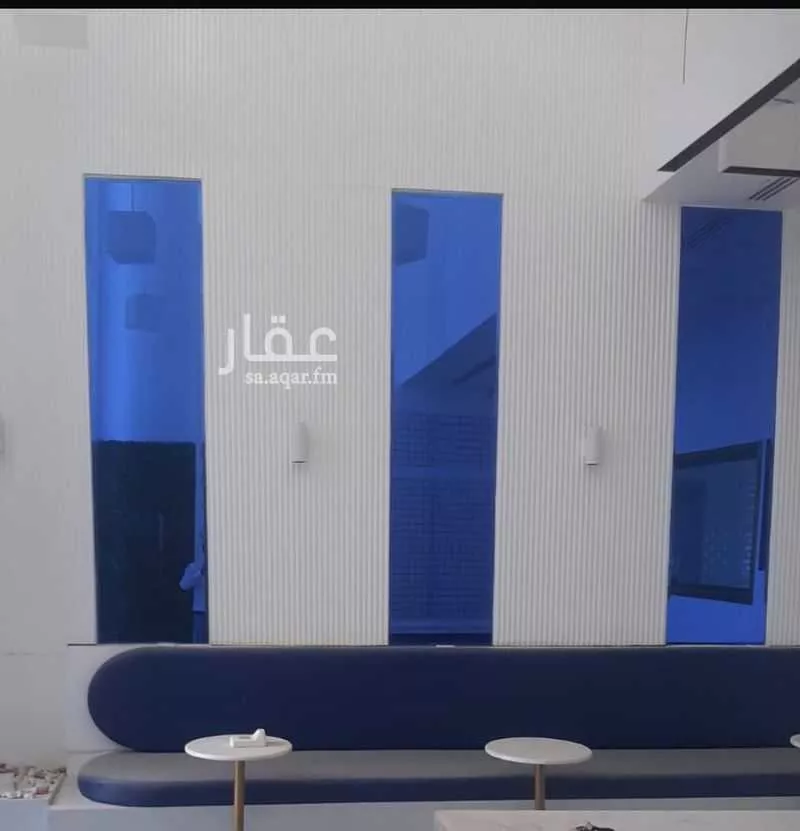 محل 2061 م² في العليا 6