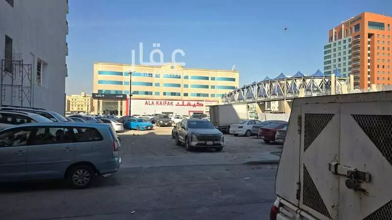 محل 232 م² في الثقبة 2