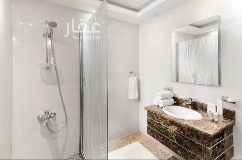 عمارة 1659 م² في الحمرا 8
