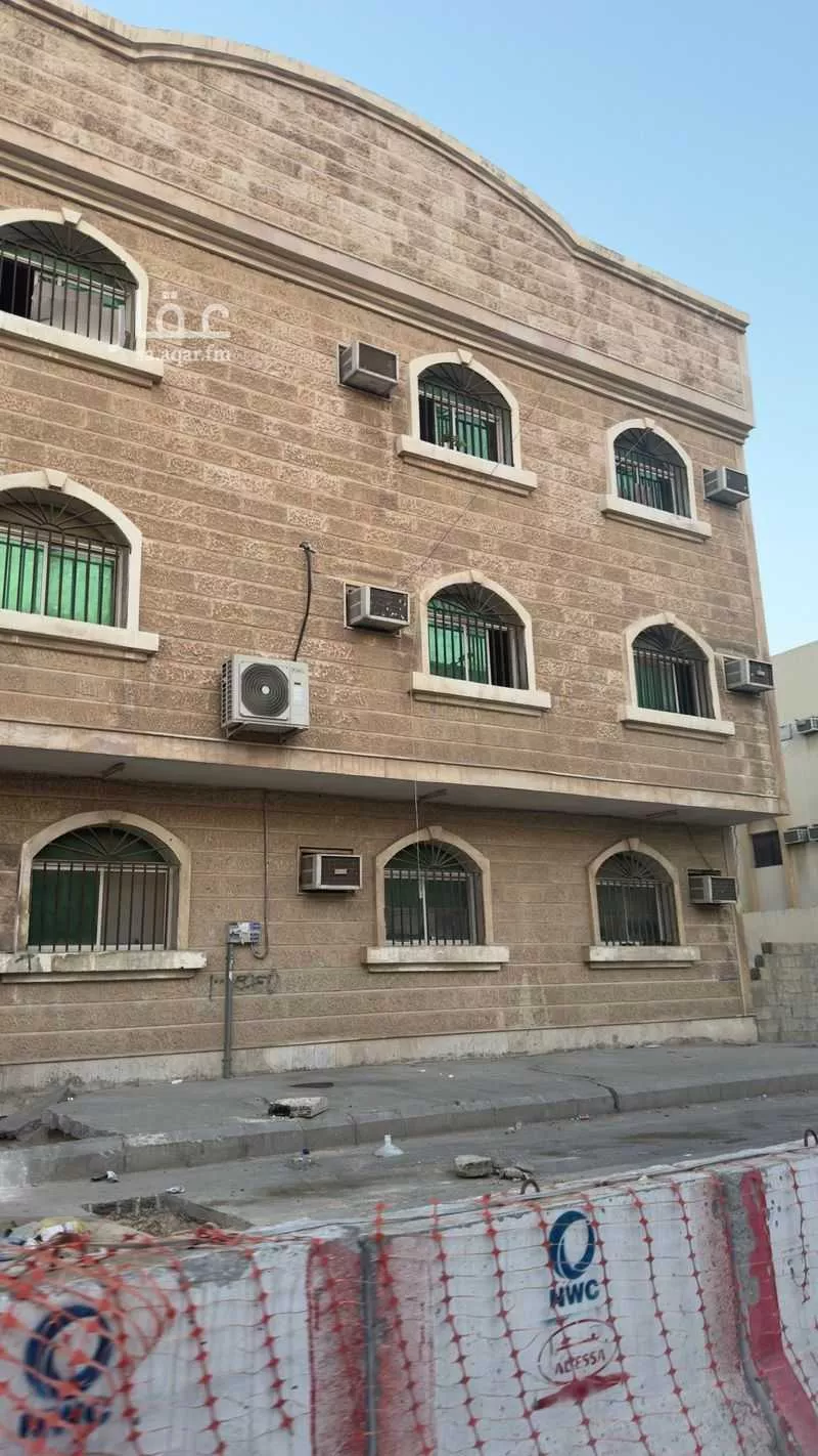 عمارة 325 م² في الثقبة 3