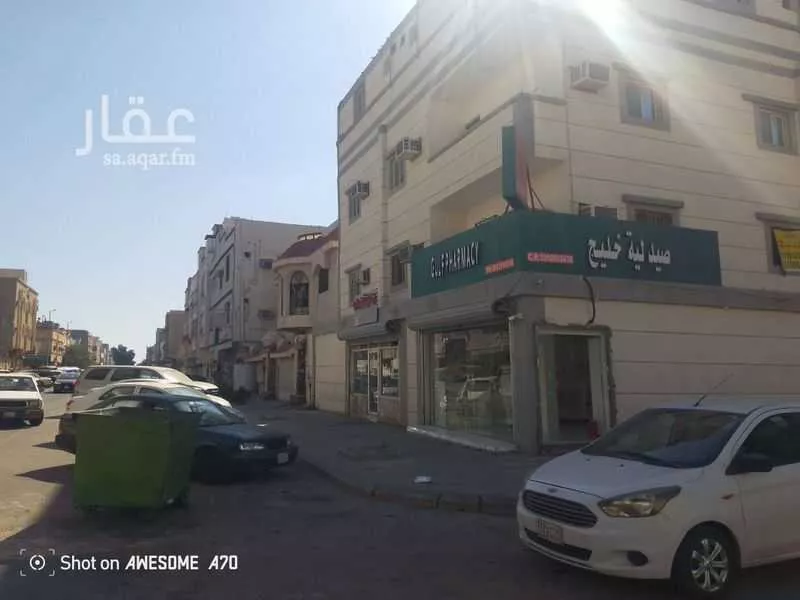 325 sqm building in Al Thuqbah 3